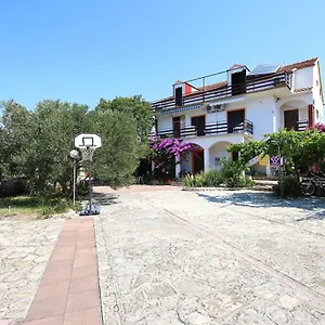 Bed&Breakfast Drage Bed & Breakfast